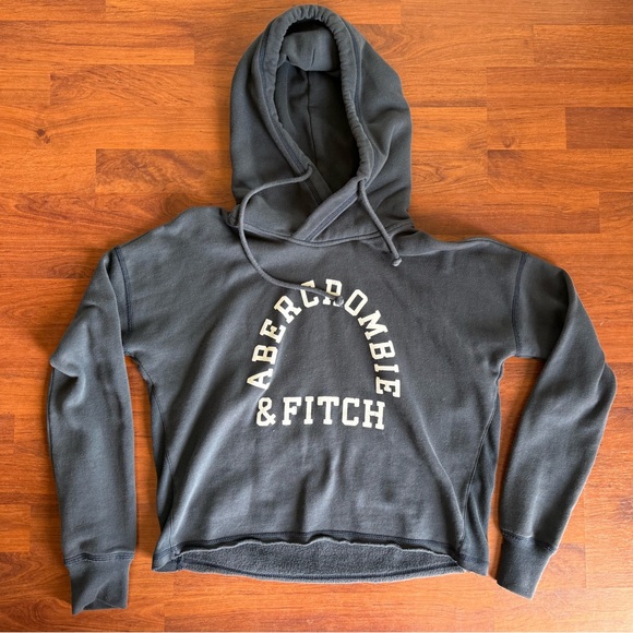 Abercrombie & Fitch Tops - Abercrombie & Fitch Navy Sweatshirt Small‎